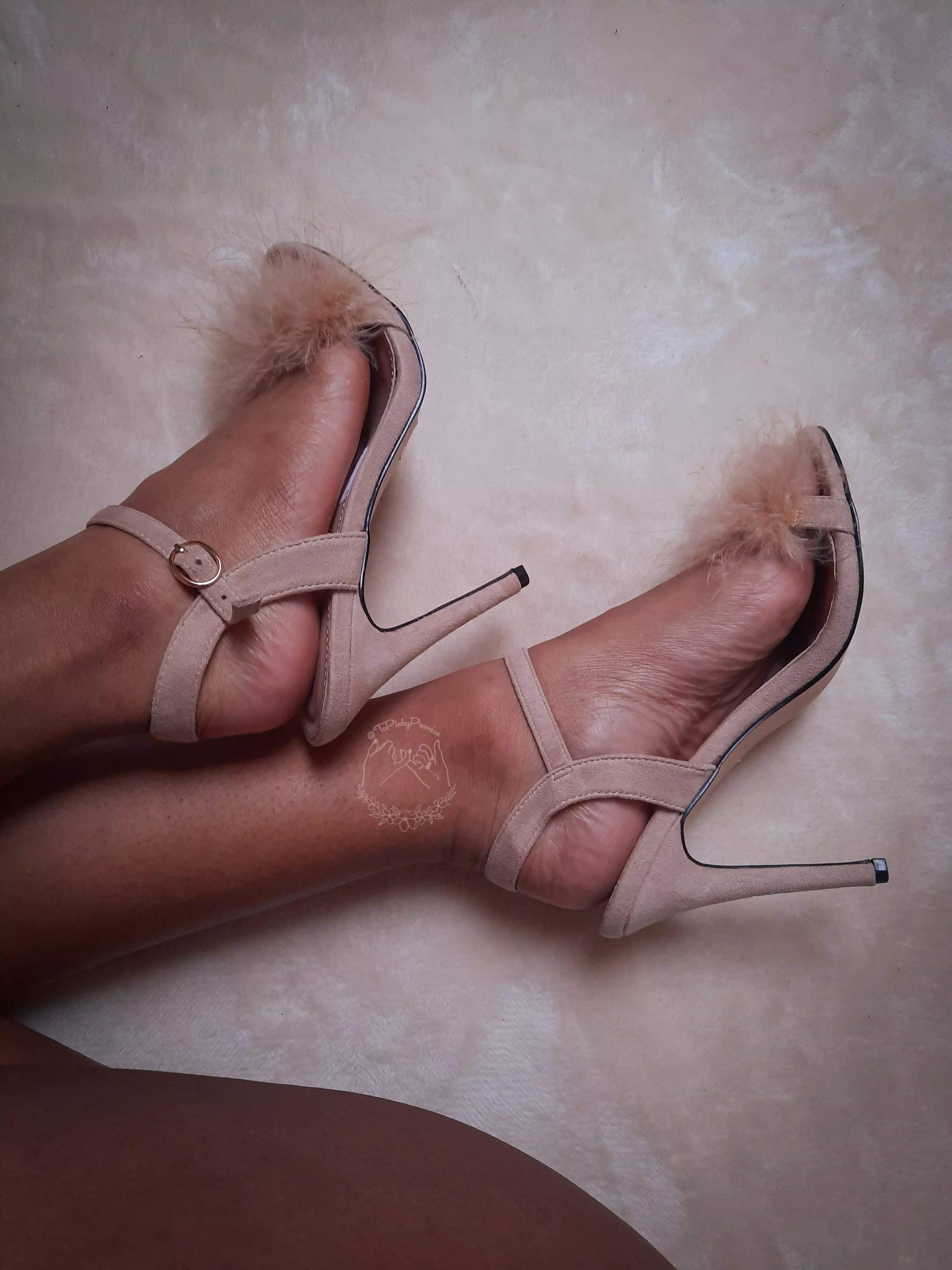 lowkey obsessed with these heels