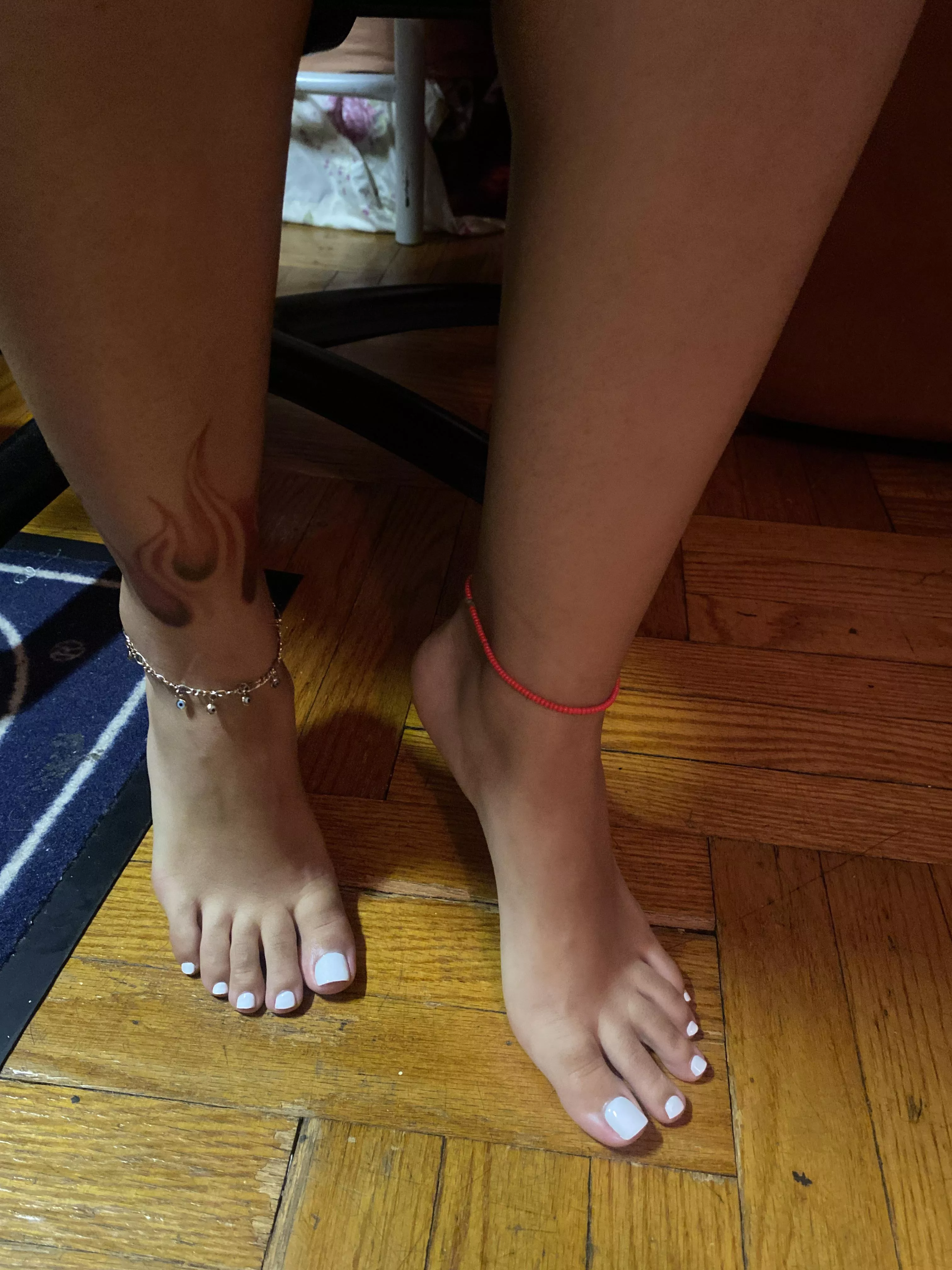 Nothing beats white toes 😍🥵👅💦