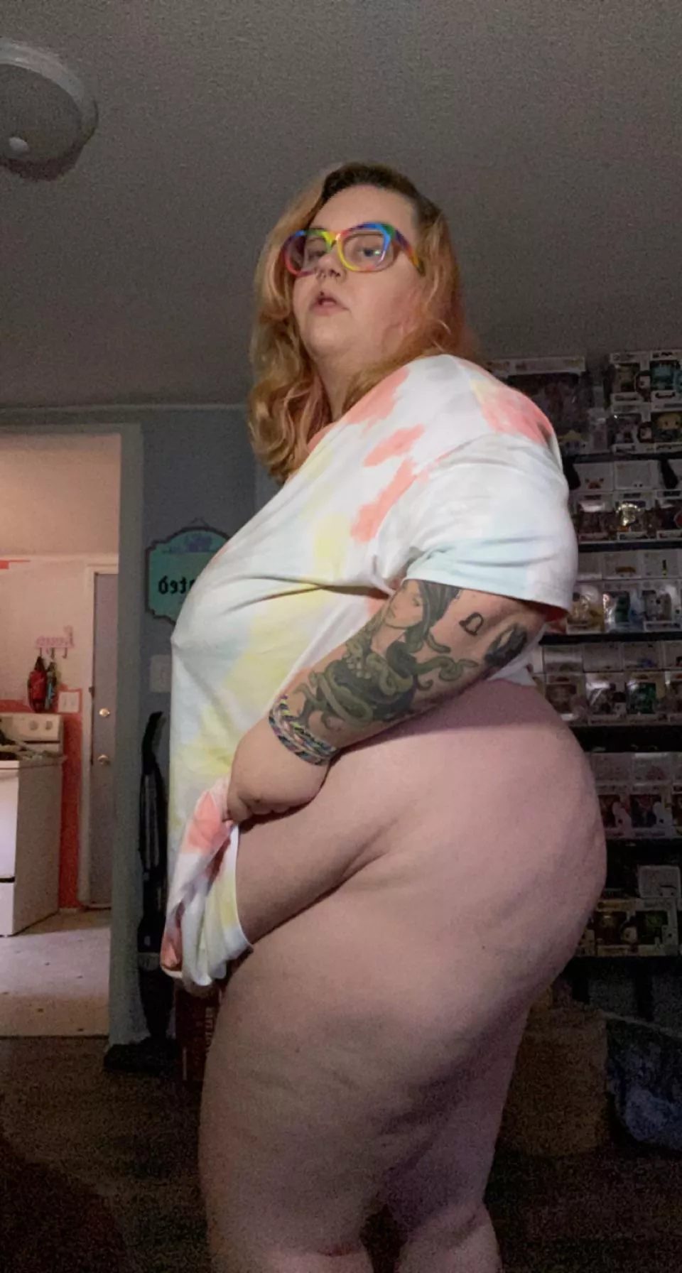 Oops, my ass is out 😏