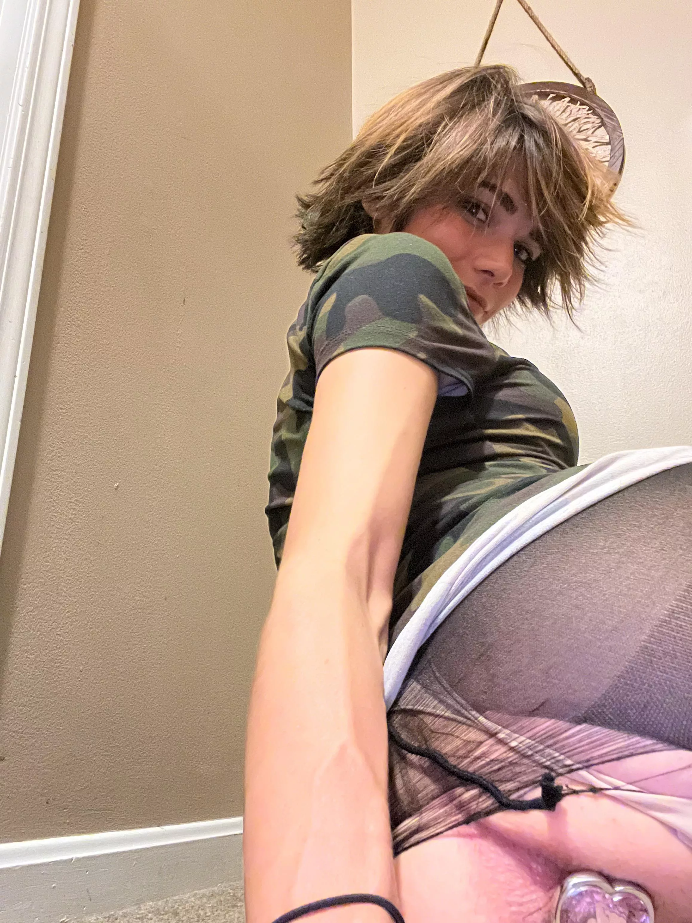 peekaboo😉🍑