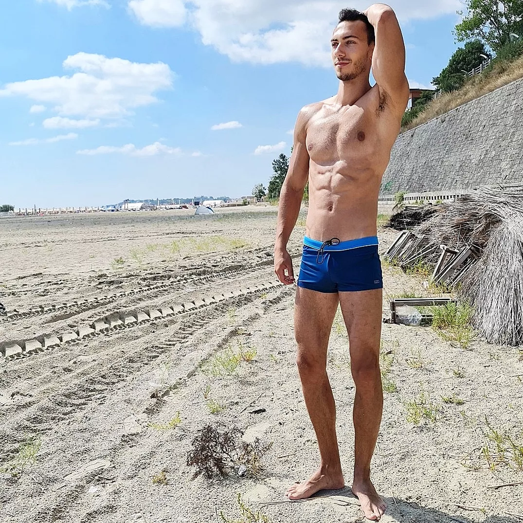 Showing my Hairy Pits on the beach