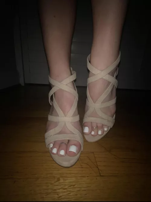 Tell me my feet are sexy😏