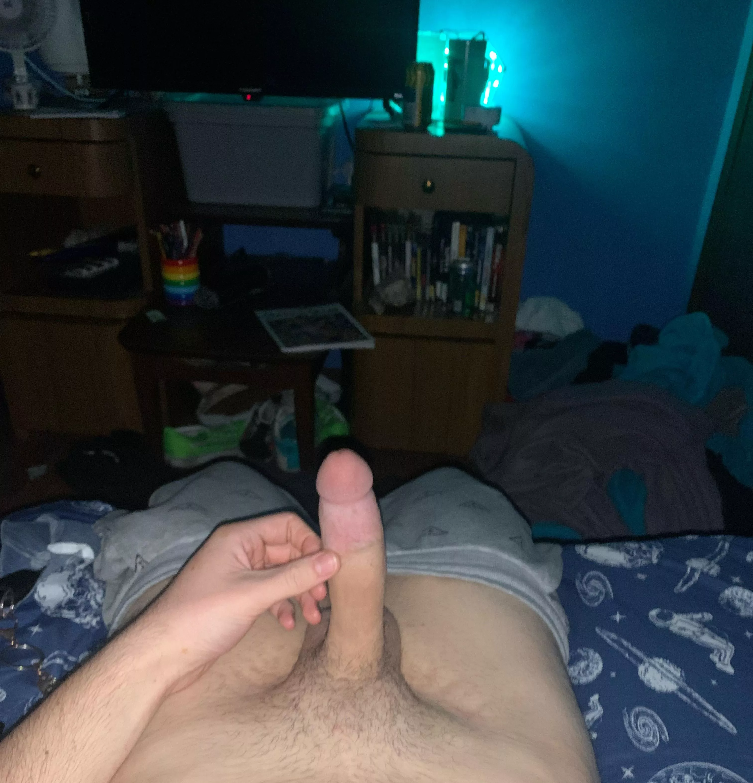 text me if ur bigger