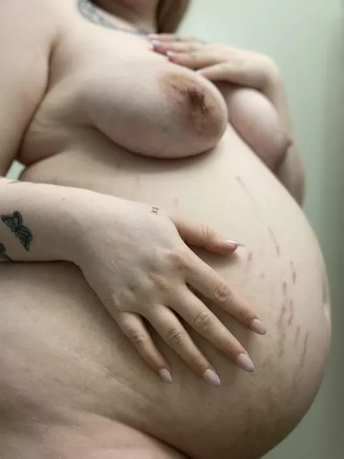 They say pregnant girls fuck the best, wanna test that out?😋😋