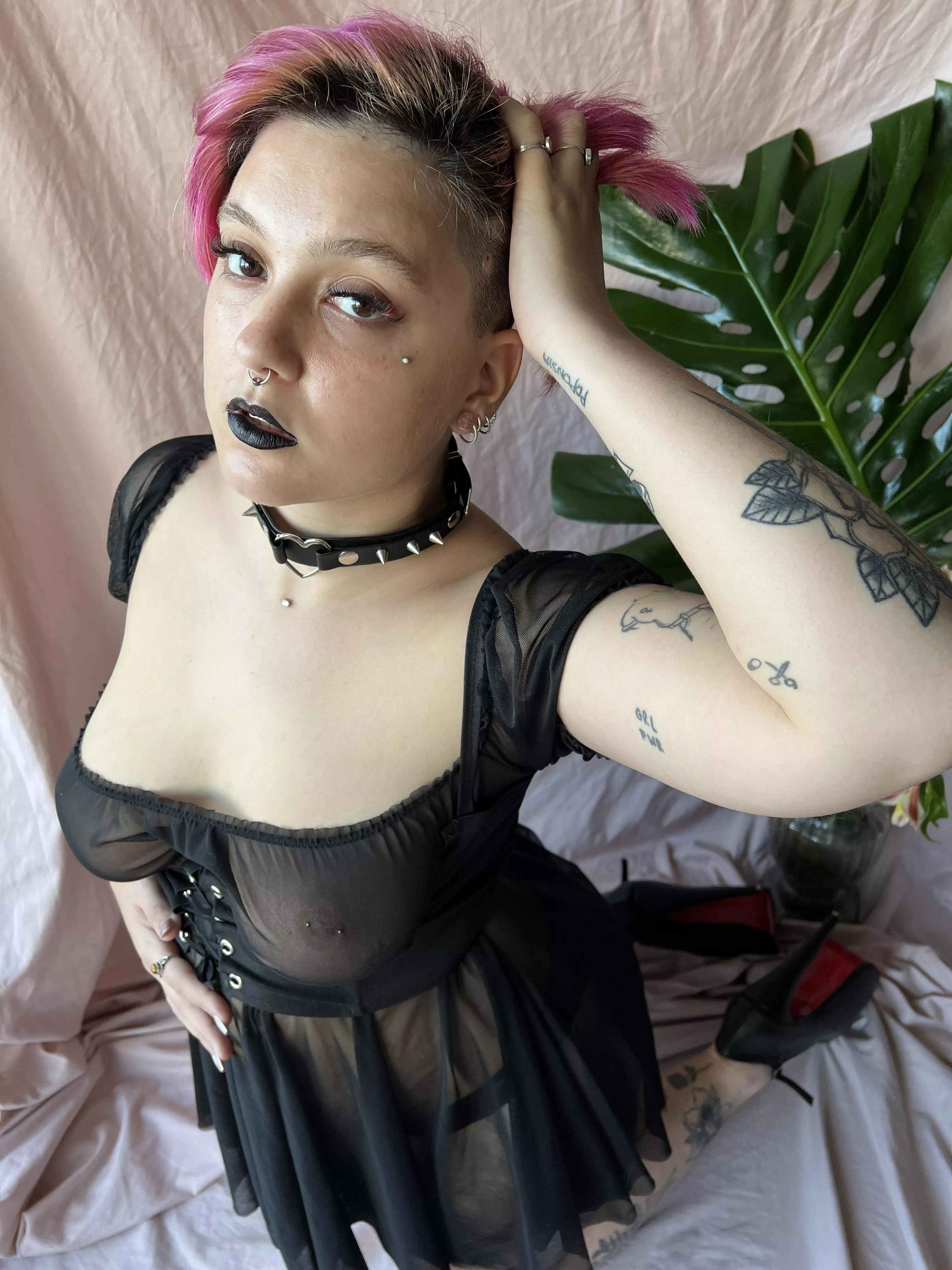 Upvote if you want this mistress be your [domme]