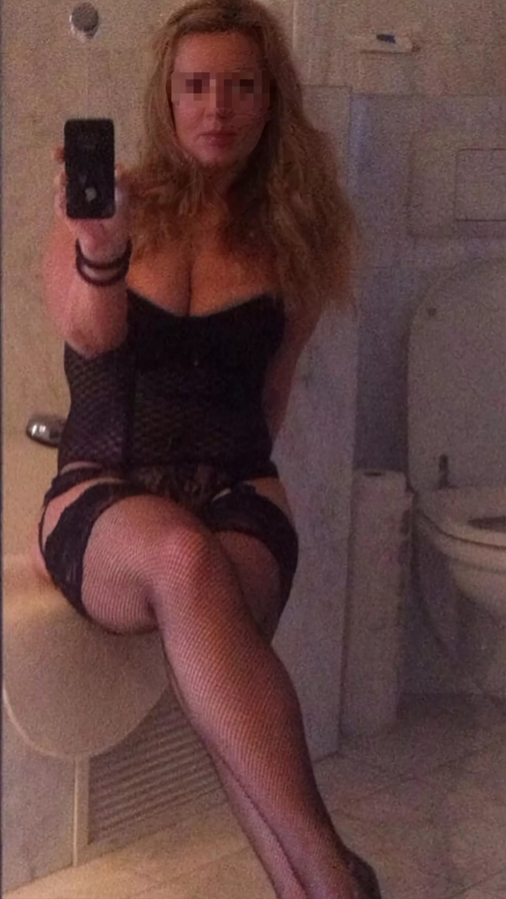 Your attention would help after getting stood up tonight (F42)