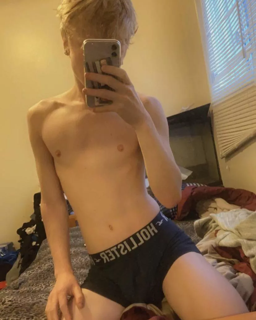 18 5’2 108lbs
