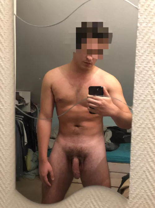 23M, 1m76, 76 kg - just recovered from a dislocated shoulder, haven’t exercised in a while, have been feeling low because of it (Also 100% flaccid so pls don’t delete mods)