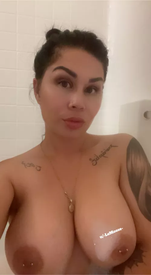 [F] Small Girl Who Loves Soapy Showers ;)