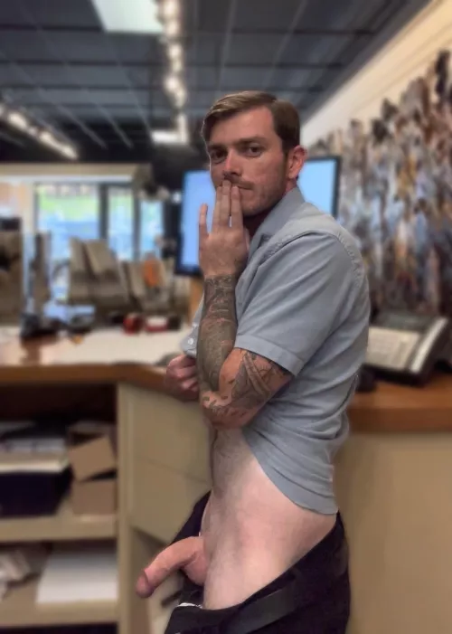 Hanging out @ work 😏