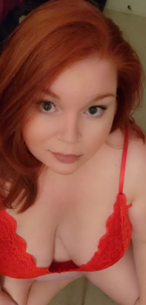 I'm bored..wanna entertain me?