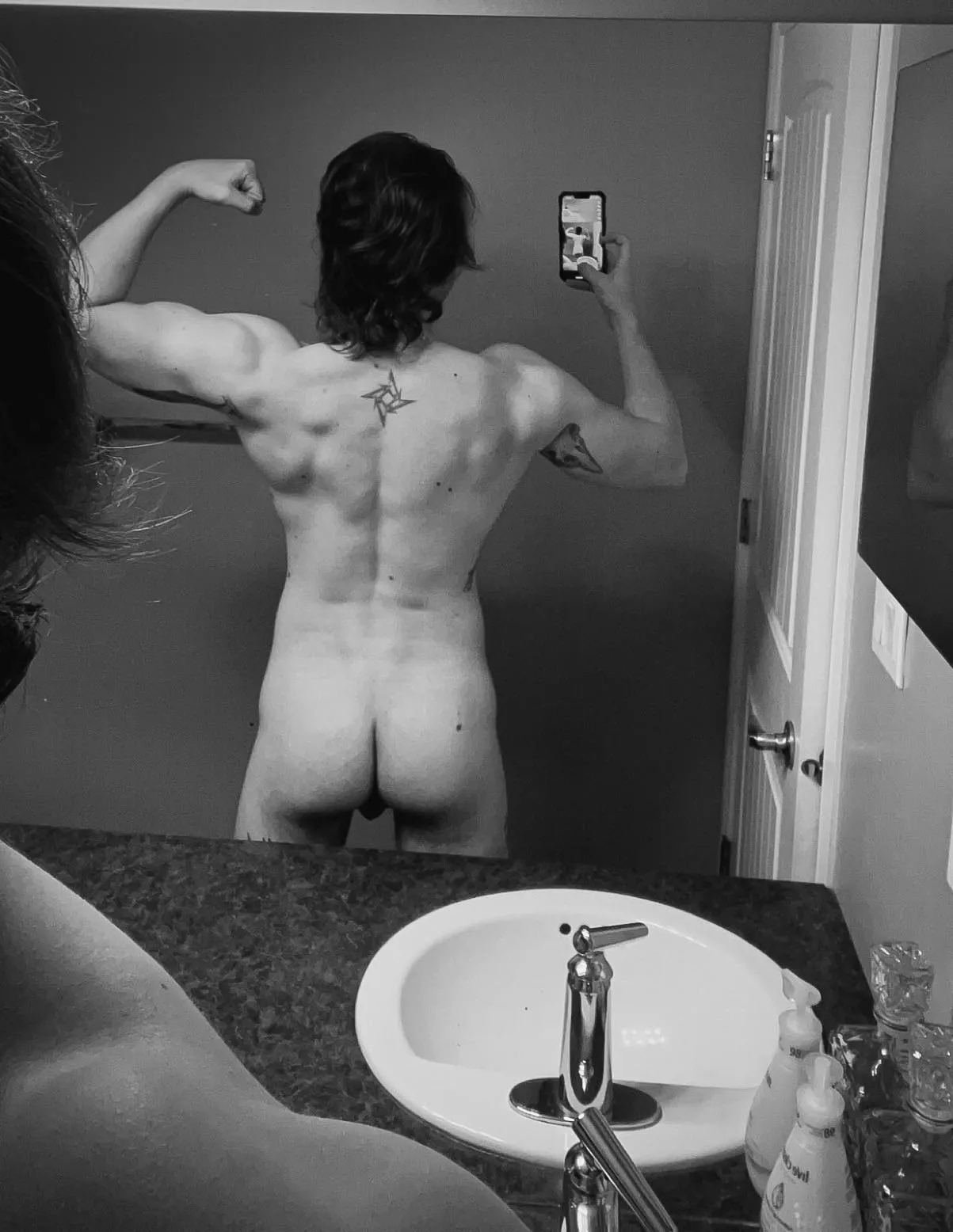 (M)ore content coming soon with a certain hotwife you all know, this is her favourite place to put her face π
(M)ore content coming soon with a certain hotwife you all know, this is her favourite place to put her face π