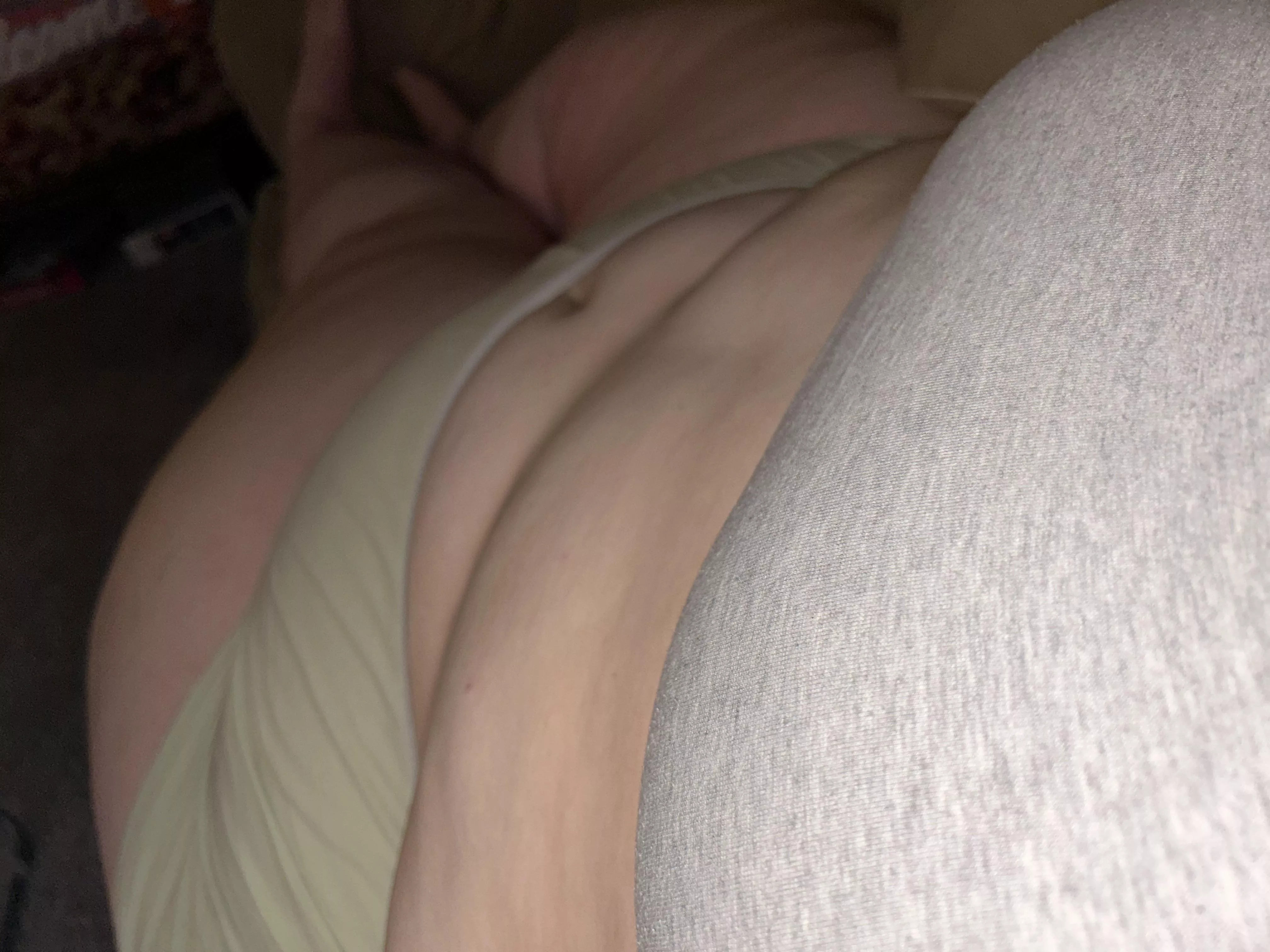 My hips don’t like my couch 😭😈🥵