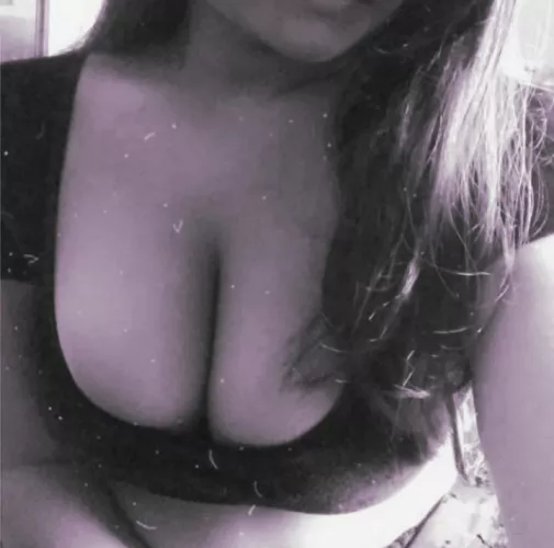 Struggling With Titties.😔(F)