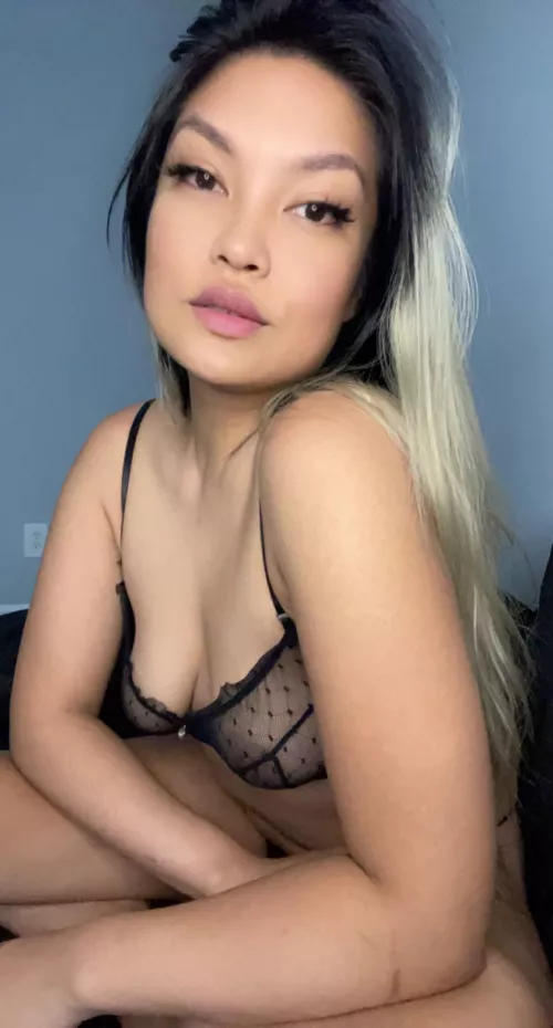 There’s a lot of masturbating going on at my OF 😏