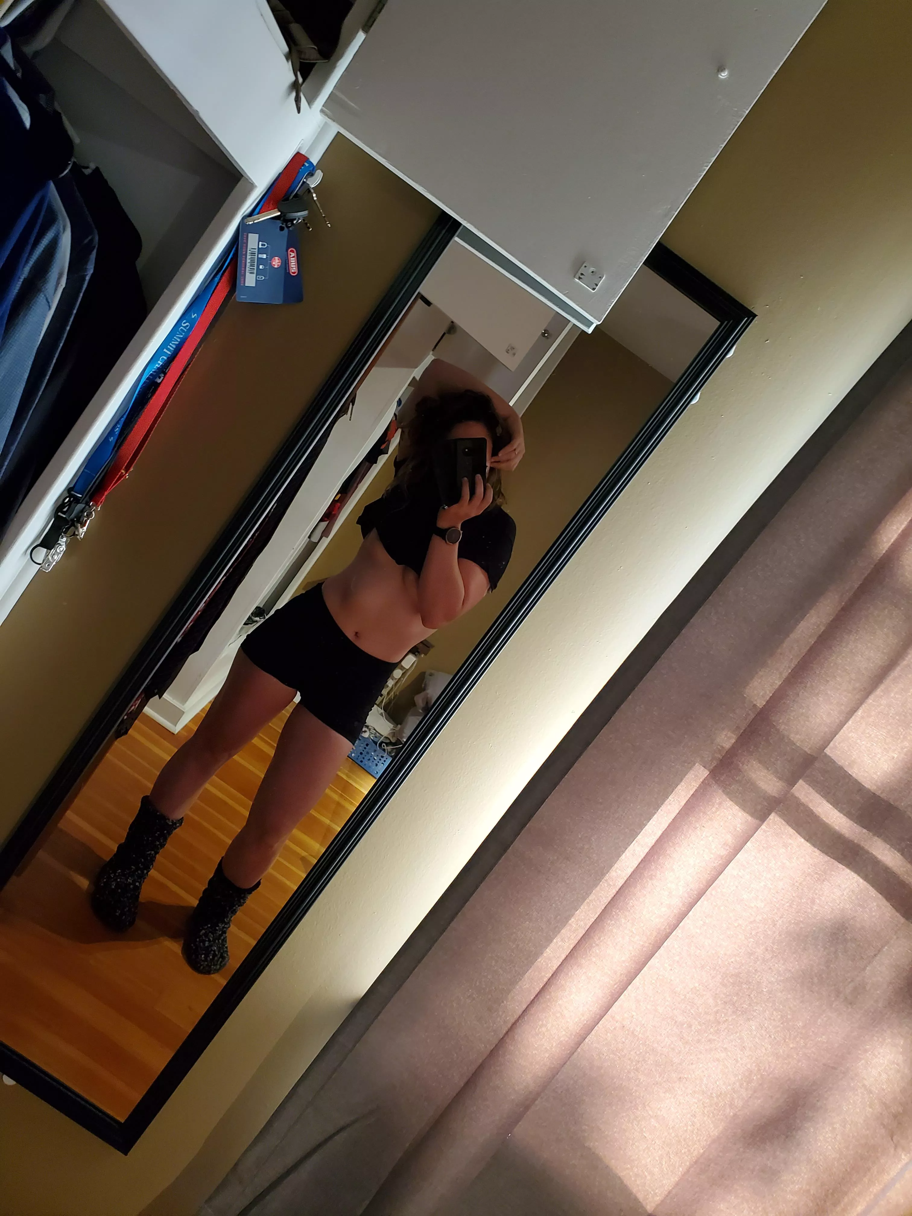 wild socks, wild hair and a crop top that's barely there 😋 [f] nsfw