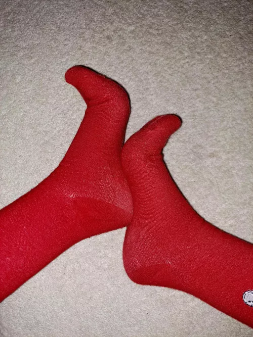 Wore them for 6 days ❤️ They smell so strong and heavenly. Who's the lucky guy sniffing them?