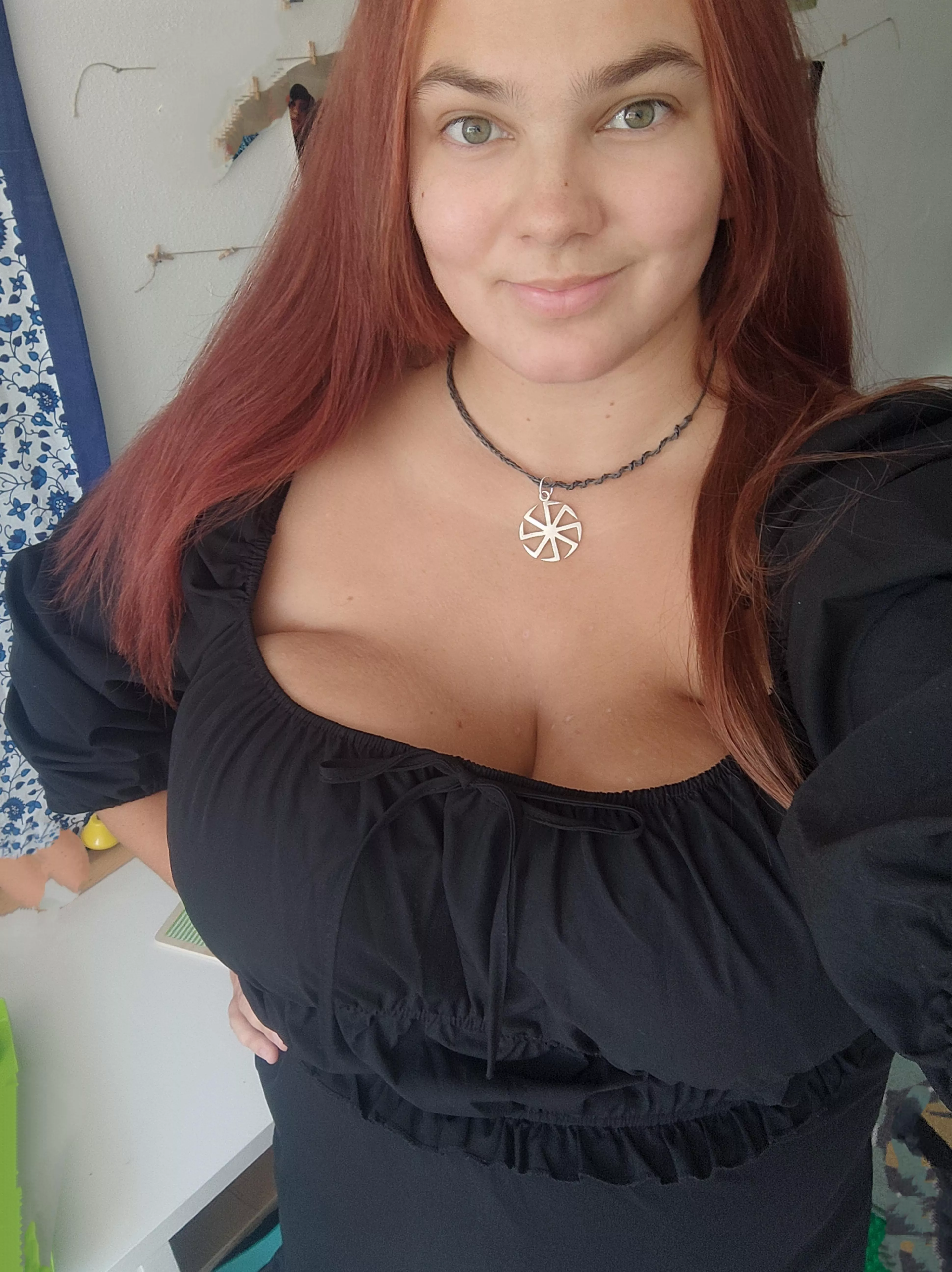 😀😁