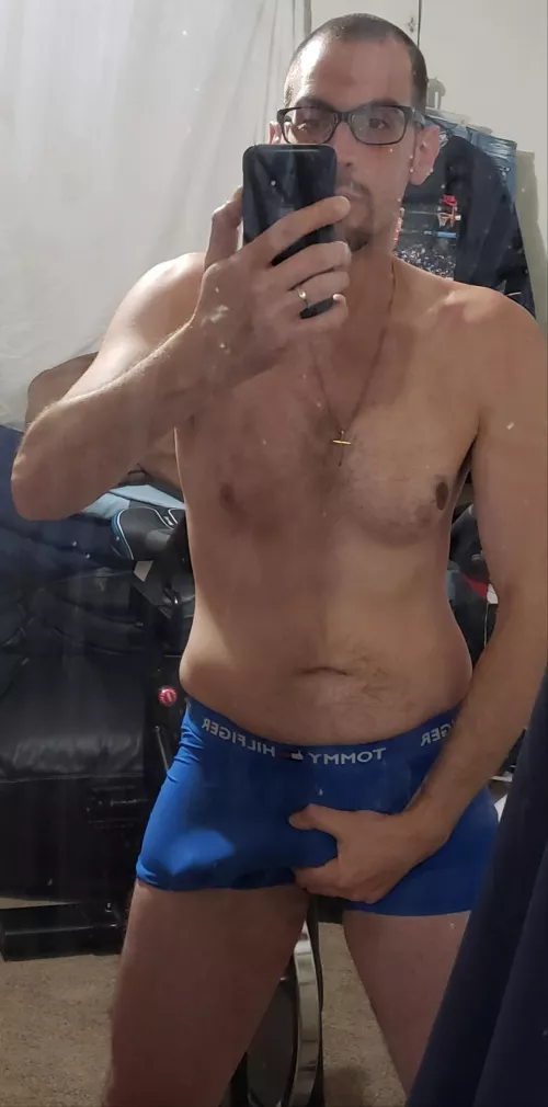 [36] father of 2 ..... All alone and need this cock jerked.