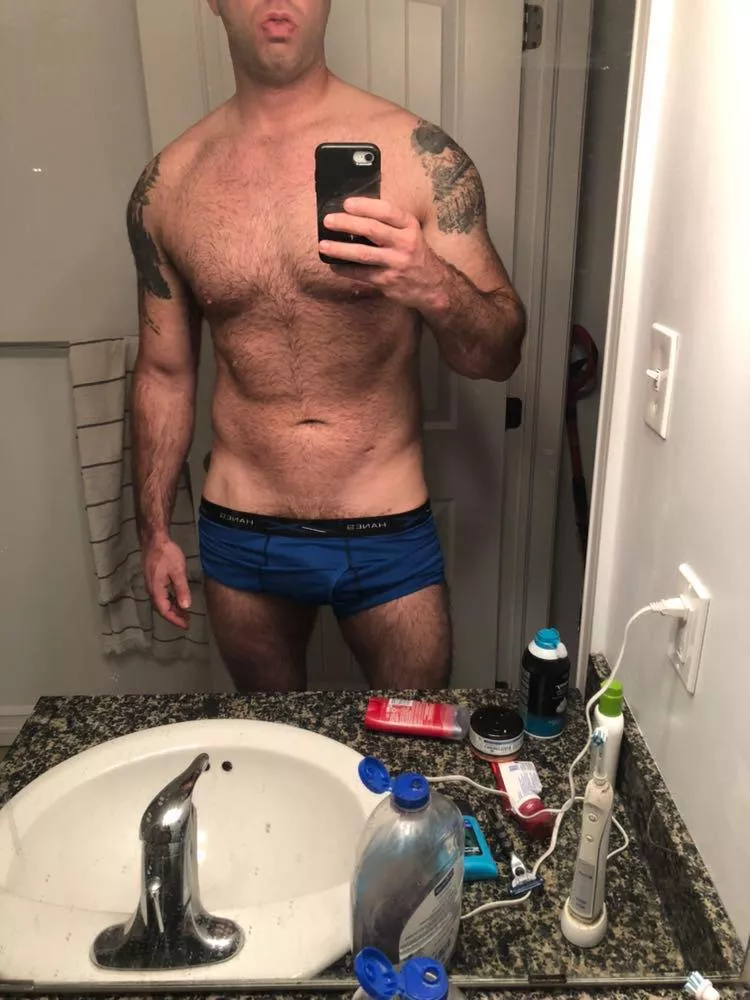 6’5. 41 years old. Feeling very chatty:)