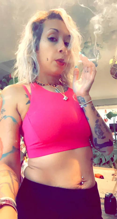 ¿Fumamos juntos?💨