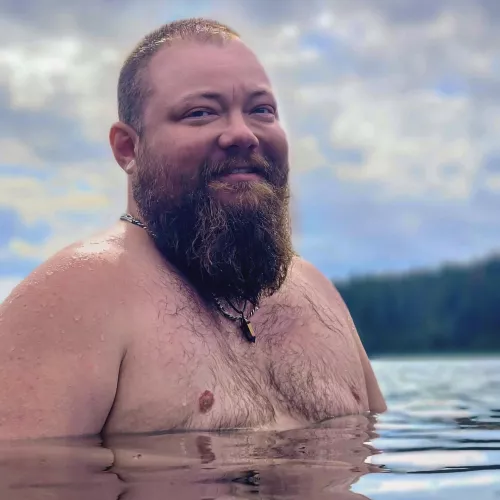 hey, i’m 37 and transbear, also is top vers with strapon along various of dildo or could use yours for me to pounding your cute 🍑, but i’m looking for vers or bottom here with 6 inches x 1.5 inches wide 🍆 in portland oregon metro, plus you need