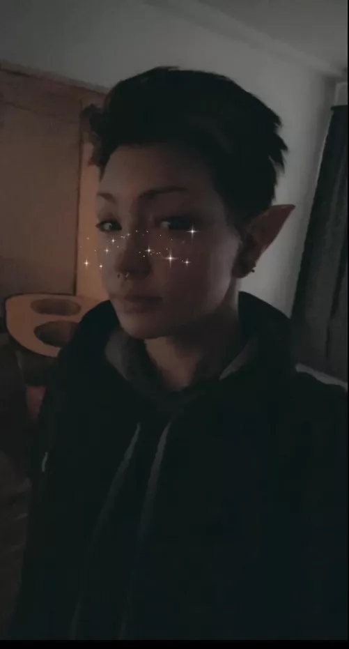 I just wanna be an elf 🥺 why can’t I be a beautiful goth woodland creature 25/8? (23 ftm/femboy)