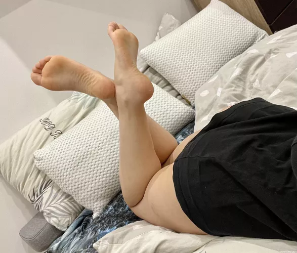 I want you to worship my feet all night