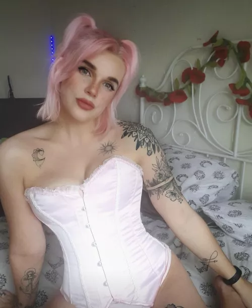 Lea (@peachess_n_creamm) [instagram]