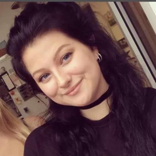 Photoshop or deep fake my slut and be rewarded with her nudes and sex tape. Kik bigboy199777