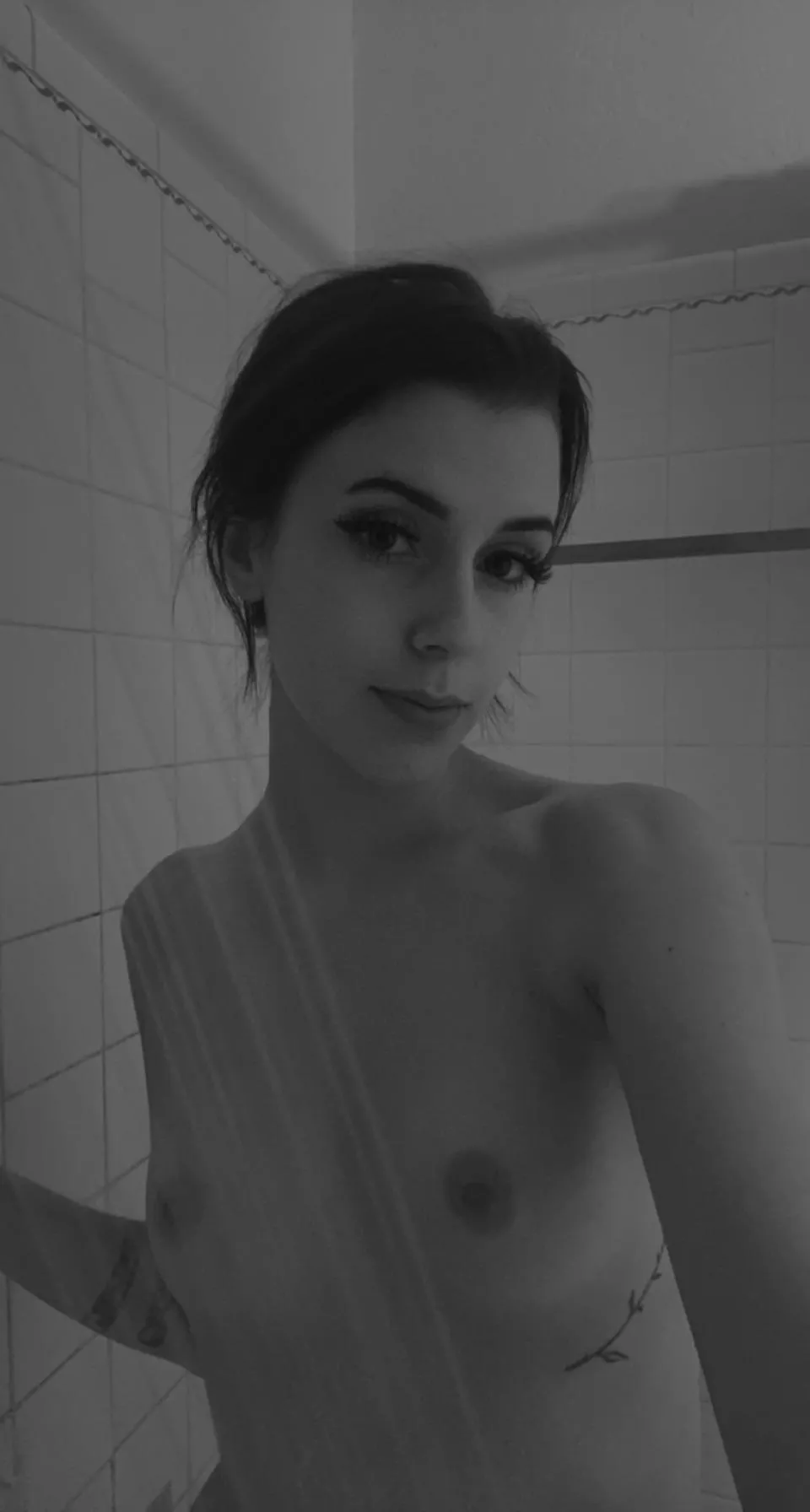 This shower is so very hot 💦