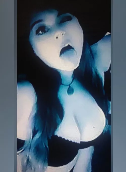 tribute worthy? 🍆👀 I wanna see it 😋