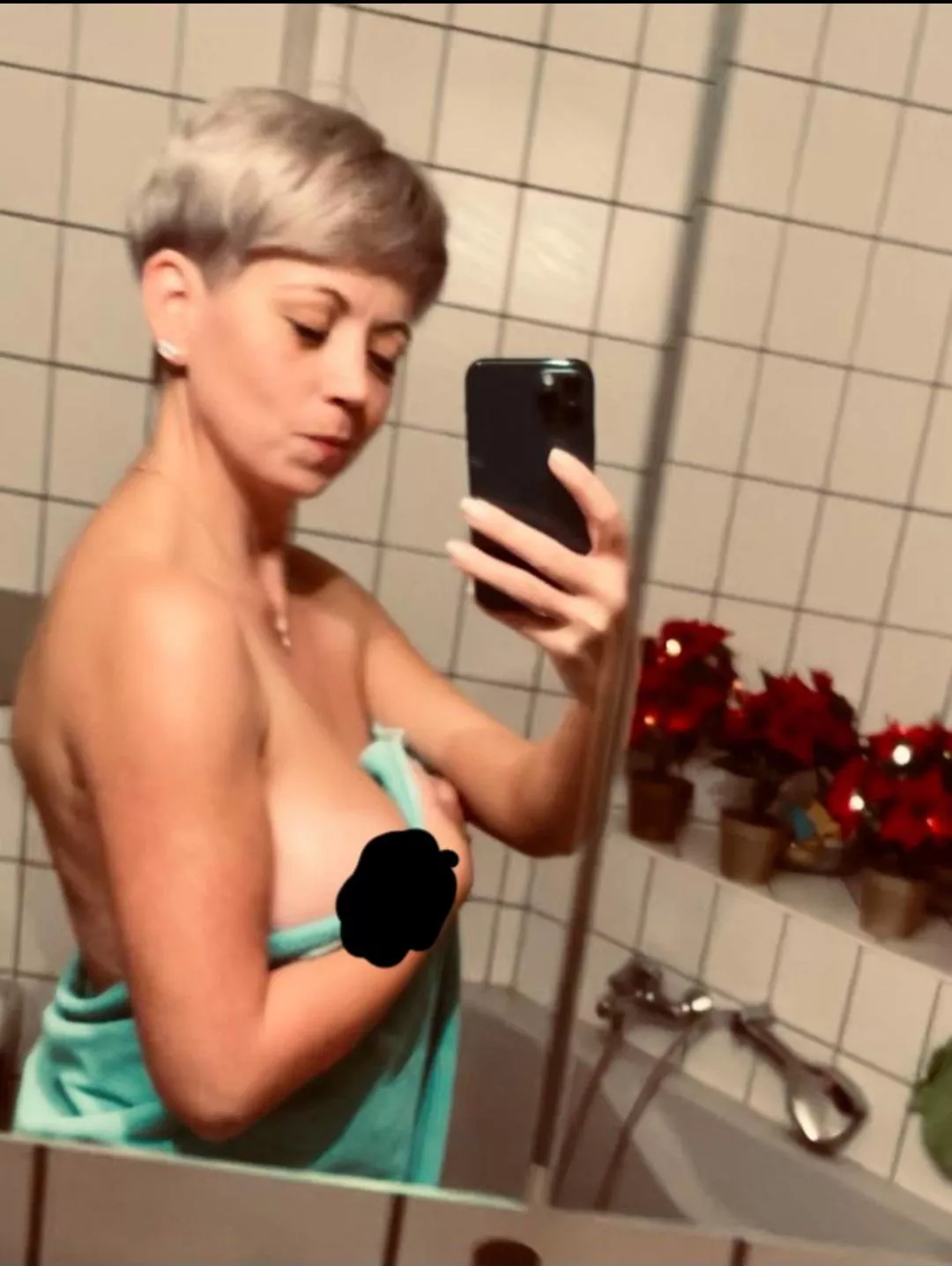 Wer Lust hat auf ein paar schöne Bilder oder facetime gegen kleines Taschengeld, darf sich gern melden 😊 Wer Lust hat auf ein paar schöne Bilder oder facetime gegen kleines Taschengeld, darf sich gern melden 😊