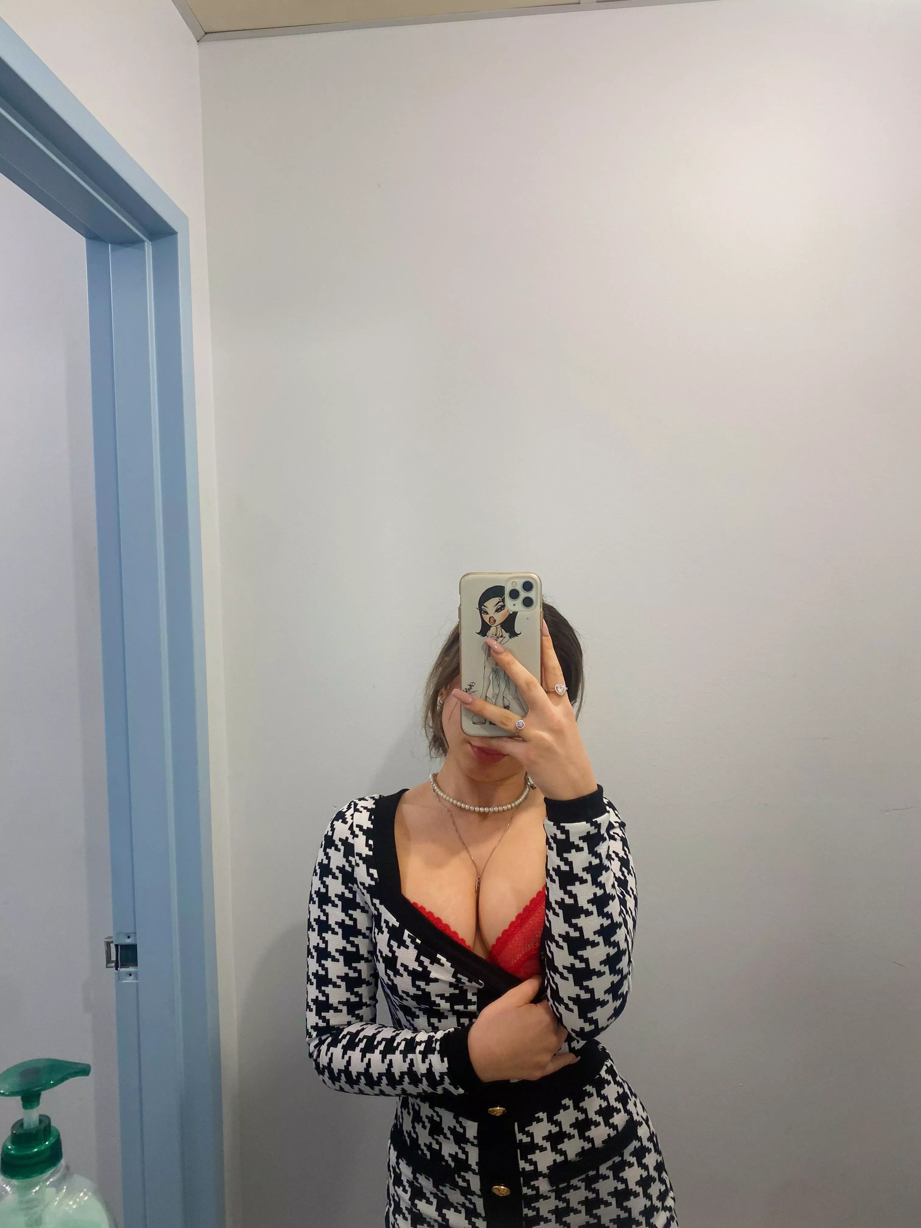 Which hole would you pump first? You have 3 to pick from🙈💕