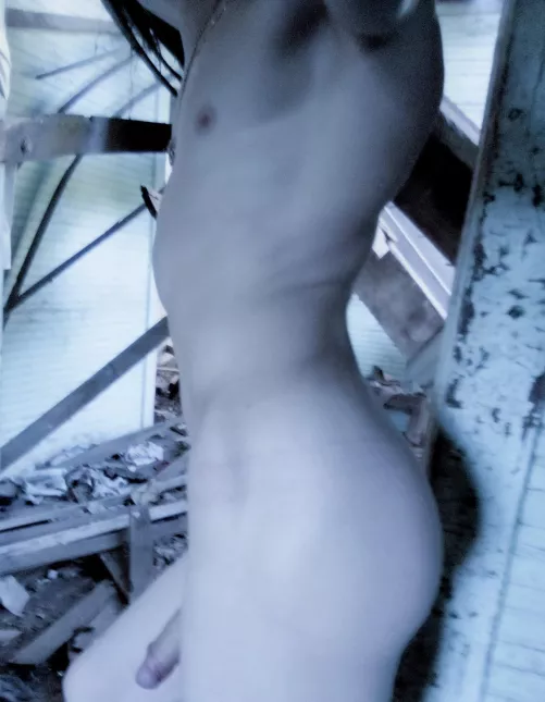 Would you fuck me in an abandoned house? 👻😇video in comments