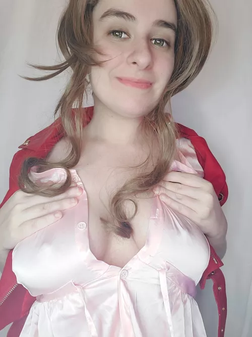 Aerith waiting for Cloud or Tifa to see what's under the dress 👀 @Kikisucosplay