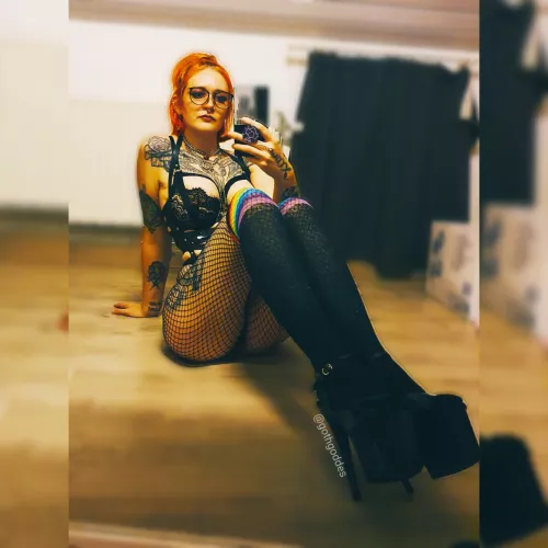 can i step on you ? 🖤