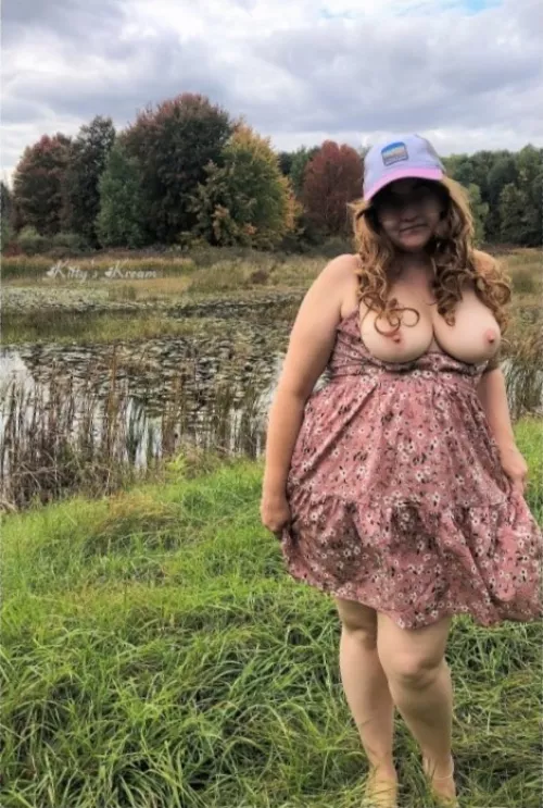 Care to take a walk in the [f]all colors with a 44yo hotwife?