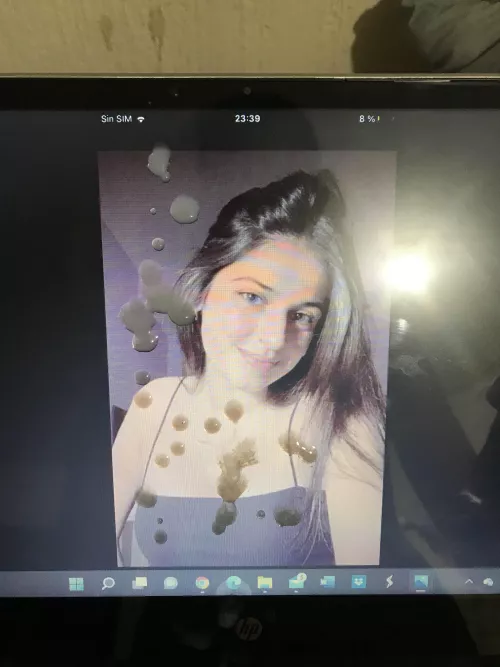 Doing a trib. Send DM. I prefer blue or green eyed girls.