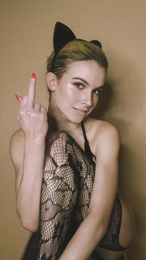 Good Morning ☀️ Message me about my content 😋 [F]19