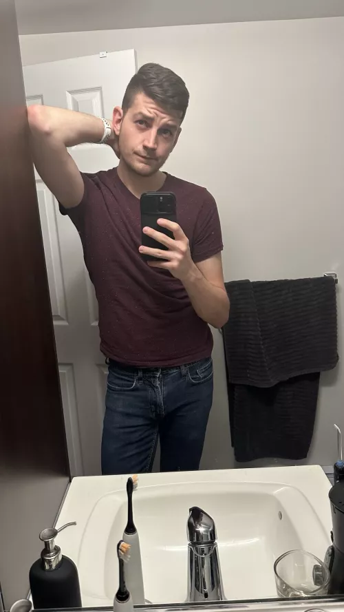 Got ghosted, I’ll waste my time of taking selfies then 🤷🏻‍♂️.