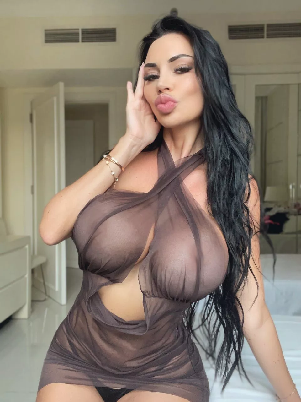 hot bimbo