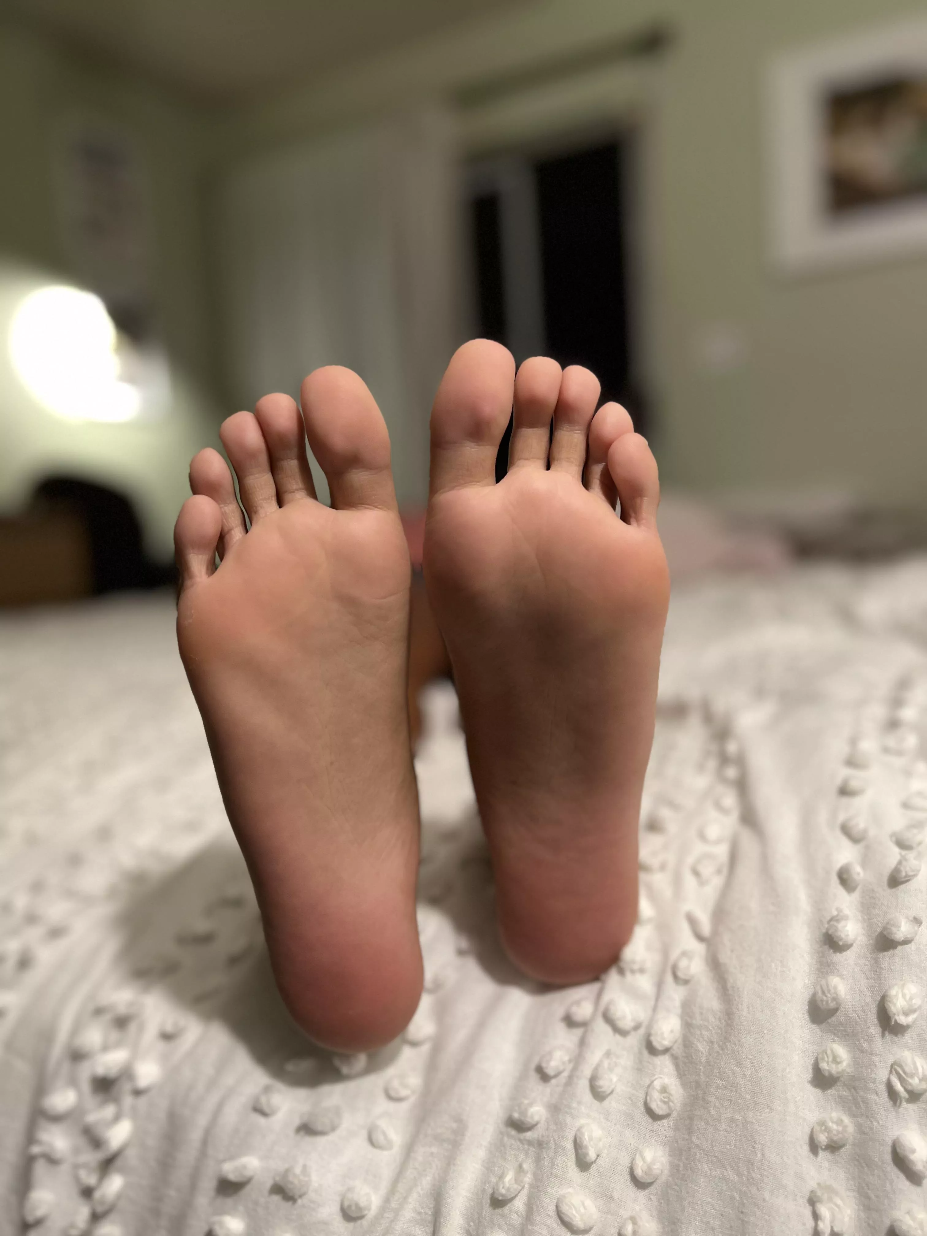 I’m new to sharing my feet, do you think they’re cute enough?🥺🙈