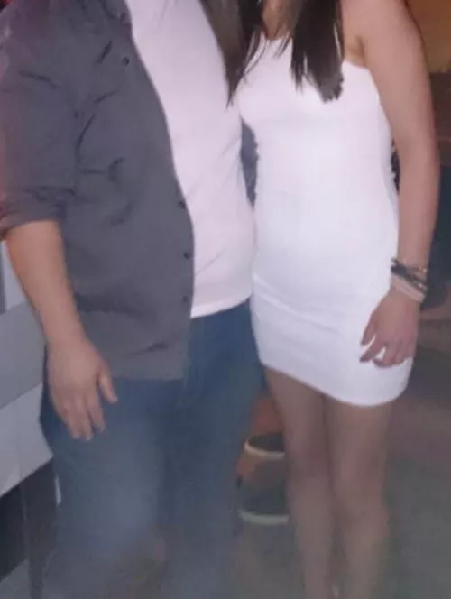 M(34)4F/FM. Male half of a couple here, away for work at the moment so super horny! Have a few pics to swap but maybe be more for guys who enjoy others jerking off over the missus 😉Not looking for single males. Kick and Tele is Mickster1987, or DM her