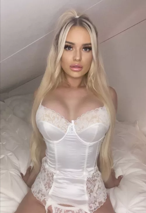 Make me scream like the naughty little slut I am