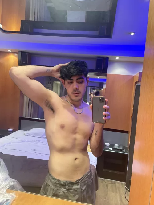 My armpits for you 😇