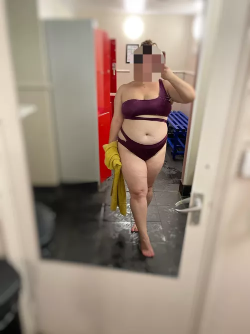 Pool time 🏊🏻‍♀️