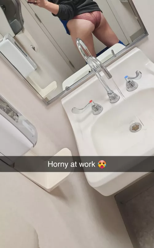 wanna play in the on call room 😈