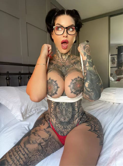 What shall I dress up for Halloween?? 🎃