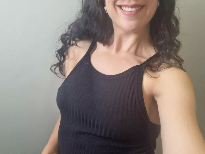 Wonder if my students can see that Teacher is braless today